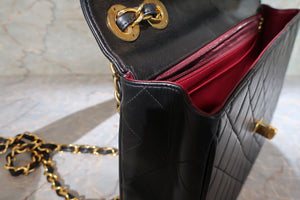 CHANEL Medium Matelasse single flap chain shoulder bag Lambskin Black/Gold hadware Shoulder bag 700100072