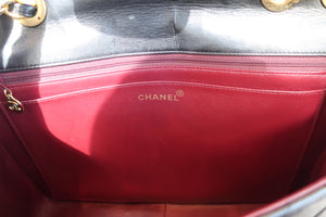 CHANEL Medium Matelasse single flap chain shoulder bag Lambskin Black/Gold hadware Shoulder bag 700100072