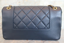 將圖片載入圖庫檢視器 CHANEL/シャネル チェーンショルダーバッグ ラムスキン ネイビー/ゴールド金具 ショルダーバッグ 700050006
