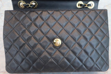 Load image into Gallery viewer, CHANEL Big Matelasse single flap chain shoulder bag Lambskin Black/Gold hadware Shoulder bag 600060188
