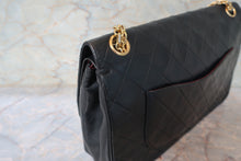 Load image into Gallery viewer, CHANEL Matelasse double flap chain shoulder bag Lambskin Black/Gold hadware Shoulder bag 700100073
