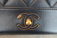 將圖片載入圖庫檢視器 CHANEL/シャネル チェーンショルダーバッグ ラムスキン ネイビー/ゴールド金具 ショルダーバッグ 700050006
