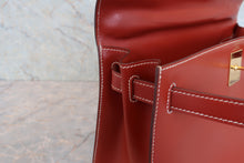 画像をギャラリービューアに読み込む, HERMES／エルメス ケリー28 ボックスカーフ ブリック 〇R刻印 ショルダーバッグ 800040162

