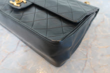Load image into Gallery viewer, CHANEL Matelasse double flap chain shoulder bag Lambskin Black/Gold hadware Shoulder bag 700100073

