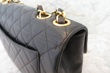 Load image into Gallery viewer, CHANEL Medium Matelasse single flap chain shoulder bag Lambskin Black/Gold hadware Shoulder bag 700090125
