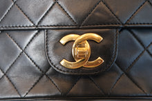 Load image into Gallery viewer, CHANEL Matelasse double flap chain shoulder bag Lambskin Black/Gold hadware Shoulder bag 700100073
