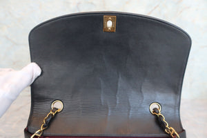 CHANEL  Diana matelasse chain shoulder bag Lambskin Black/Gold hadware Shoulder bag 700060307