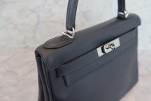 将图片加载到图库查看器，HERMES KELLY 28 Evergrain leather Blue Indigo □I刻印 Shoulder bag 700070290
