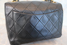 Load image into Gallery viewer, CHANEL Mini Matelasse single flap chain shoulder bag Lambskin Black/Gold hadware Shoulder bag 700100082
