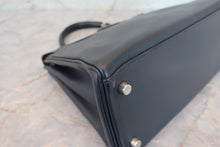 将图片加载到图库查看器，HERMES KELLY 28 Evergrain leather Blue Indigo □I刻印 Shoulder bag 700070290
