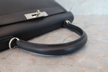 将图片加载到图库查看器，HERMES KELLY 28 Evergrain leather Blue Indigo □I刻印 Shoulder bag 700070290
