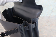 将图片加载到图库查看器，HERMES KELLY 28 Evergrain leather Blue Indigo □I刻印 Shoulder bag 700070290

