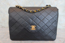 画像をギャラリービューアに読み込む, CHANEL/シャネル マトラッセチェーンショルダーバッグ ラムスキン ブラック/ゴールド金具 ショルダーバッグ 800060103
