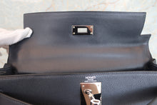 将图片加载到图库查看器，HERMES KELLY 28 Evergrain leather Blue Indigo □I刻印 Shoulder bag 700070290

