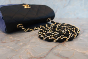 CHANEL/シャネル マトラッセチェーンショルダーバッグ ラムスキン/サテン ブラック/ブルー/ゴールド金具 ショルダーバッグ 700030076