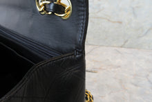 Load image into Gallery viewer, CHANEL Medium Matelasse single flap chain shoulder bag Lambskin Black/Gold hadware Shoulder bag 700090123
