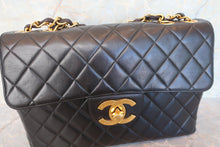 Load image into Gallery viewer, CHANEL Medium Matelasse single flap chain shoulder bag Lambskin Black/Gold hadware Shoulder bag 700100071
