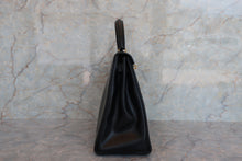 将图片加载到图库查看器，HERMES KELLY 28 Box carf leather Black  〇M刻印 Hand bag 700060301
