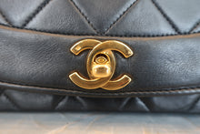 Load image into Gallery viewer, CHANEL  Diana matelasse chain shoulder bag Lambskin Black/Gold hadware Shoulder bag 800030130
