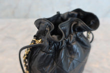 Load image into Gallery viewer, CHANEL Matelasse drawstring chain shoulder bag Lambskin Black/Gold hadware Shoulder bag 600050200

