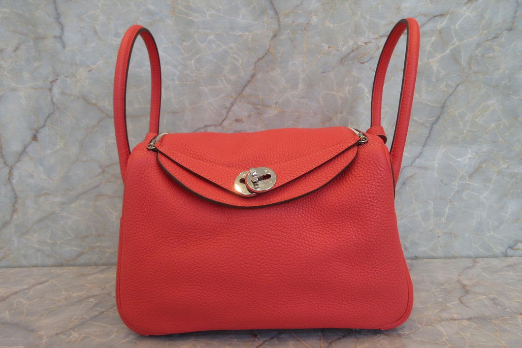 HERMES／エルメス リンディ26 トリヨンクレマンス ルージュピヴォワンヌ T刻印 ショルダーバッグ 700050250