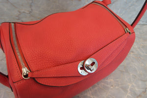 HERMES／エルメス リンディ26 トリヨンクレマンス ルージュピヴォワンヌ T刻印 ショルダーバッグ 700050250
