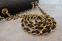 Load image into Gallery viewer, CHANEL Medium Matelasse single flap chain shoulder bag Lambskin Black/Gold hadware Shoulder bag 700100071
