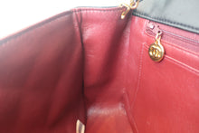 Load image into Gallery viewer, CHANEL  Diana matelasse chain shoulder bag Lambskin Black/Gold hadware Shoulder bag 800030130
