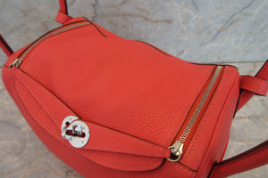 HERMES／エルメス リンディ26 トリヨンクレマンス ルージュピヴォワンヌ T刻印 ショルダーバッグ 700050250