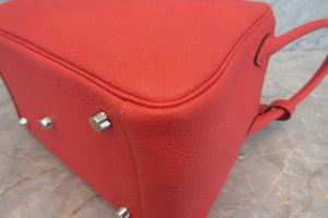 HERMES／エルメス リンディ26 トリヨンクレマンス ルージュピヴォワンヌ T刻印 ショルダーバッグ 700050250