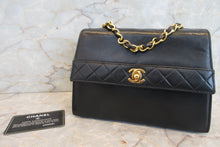 将图片加载到图库查看器，CHANEL/香奈儿 梯形 链条包 羊皮 Black/Gold hadware(黑色/金色金属) 肩背包 700010182
