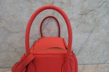 画像をギャラリービューアに読み込む, HERMES／エルメス リンディ26 トリヨンクレマンス ルージュピヴォワンヌ T刻印 ショルダーバッグ 700050250
