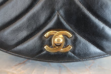 画像をギャラリービューアに読み込む, CHANEL/シャネル ココマークチェーンショルダーバッグ ラムスキン ブラック/ゴールド金具 ショルダーバッグ 800060100
