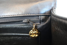 Load image into Gallery viewer, CHANEL Medium Matelasse single flap chain shoulder bag Lambskin Black/Gold hadware Shoulder bag 700100071
