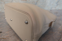 Load image into Gallery viewer, HERMES／BOLIDE 31 Clemence leather Craie D Engraving Shoulder bag 700100058
