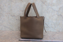 画像をギャラリービューアに読み込む, HERMES／エルメス ピコタンロックＭＭ トリヨンクレマンス エトゥープ C刻印 ハンドバッグ 800020093
