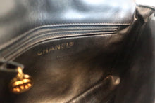 Load image into Gallery viewer, CHANEL Matelasse waist bag Lambskin Black/Gold hadware Waist bag 600050161
