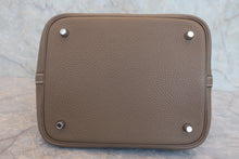 画像をギャラリービューアに読み込む, HERMES／エルメス ピコタンロックＭＭ トリヨンクレマンス エトゥープ C刻印 ハンドバッグ 800020093
