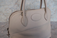 Load image into Gallery viewer, HERMES／BOLIDE 31 Clemence leather Craie D Engraving Shoulder bag 700100058
