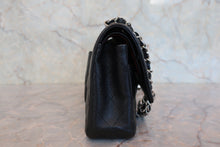 Load image into Gallery viewer, CHANEL Matelasse Double Flap Double Chain shoulder bag Caviar skin Black/Silver hardware Shoulder bag 800090199

