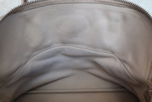 Load image into Gallery viewer, HERMES／BOLIDE 31 Clemence leather Craie D Engraving Shoulder bag 700100058
