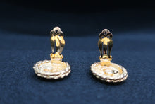 Load image into Gallery viewer, CHANEL CC mark earring Gold plate Gold Earring 500100070
