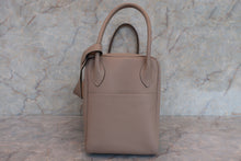 Load image into Gallery viewer, HERMES LINDY 34 Clemence leather Gris tourterelle □K Engraving Shoulder bag 600080037
