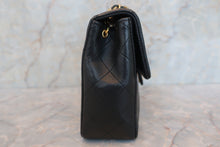 Load image into Gallery viewer, CHANEL Mini Matelasse single flap chain shoulder bag Lambskin Black/Gold hadware Shoulder bag 600050187
