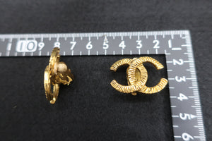 CHANEL CC mark earring Gold plate Gold Earring 500100250