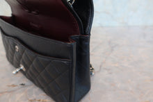 Load image into Gallery viewer, CHANEL Matelasse Double Flap Double Chain shoulder bag Caviar skin Black/Silver hardware Shoulder bag 800090199
