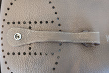 Load image into Gallery viewer, HERMES EVELYNE 3ＧＭ Clemence leather Etoupe gray □P Engraving Shoulder bag 800090112

