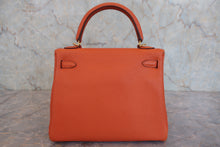 画像をギャラリービューアに読み込む, HERMES／エルメス ケリー25 トゴ オレンジ □K刻印 ショルダーバッグ 800040151
