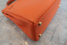 画像をギャラリービューアに読み込む, HERMES／エルメス ケリー25 トゴ オレンジ □K刻印 ショルダーバッグ 800040151
