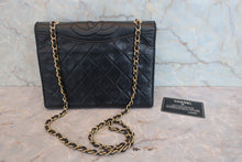 Load image into Gallery viewer, CHANEL Matelasse chain shoulder bag Lambskin Black/Gold hadware Shoulder bag 800030146
